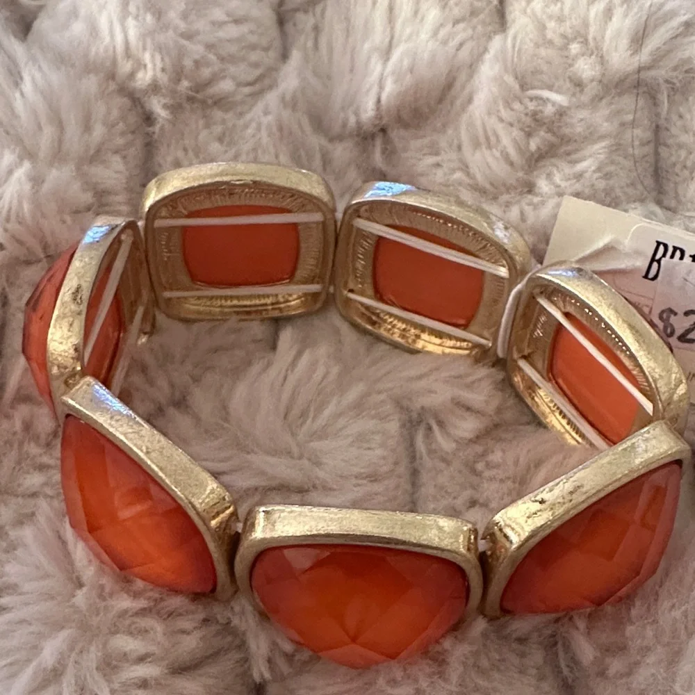NWT Ann Taylor Vibrant Orange Adjustable Bracelet with Gold Accents! - Picture 3 of 4